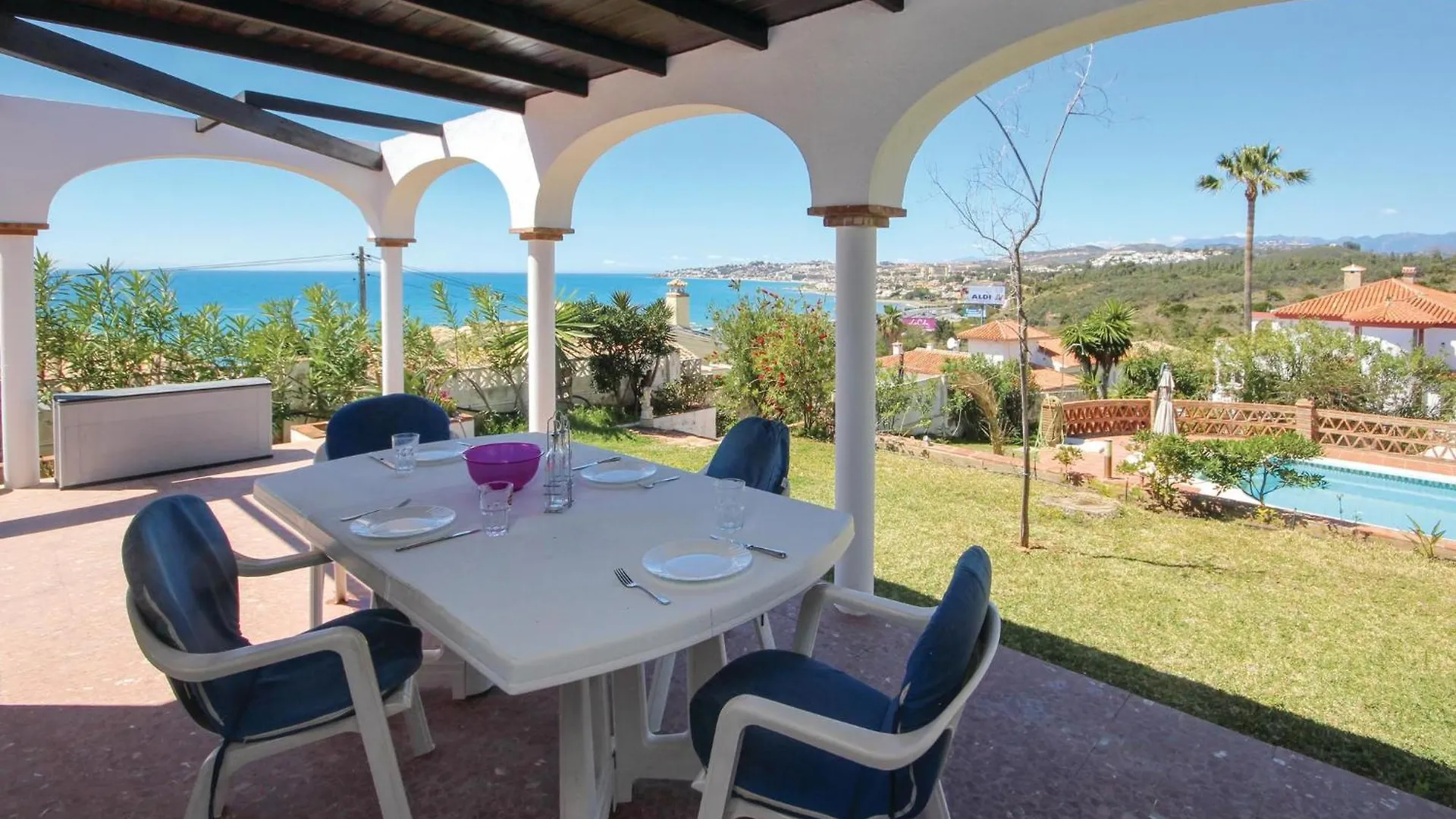 Holiday home Nice Home In Las Farolas With Kitchen El Faro